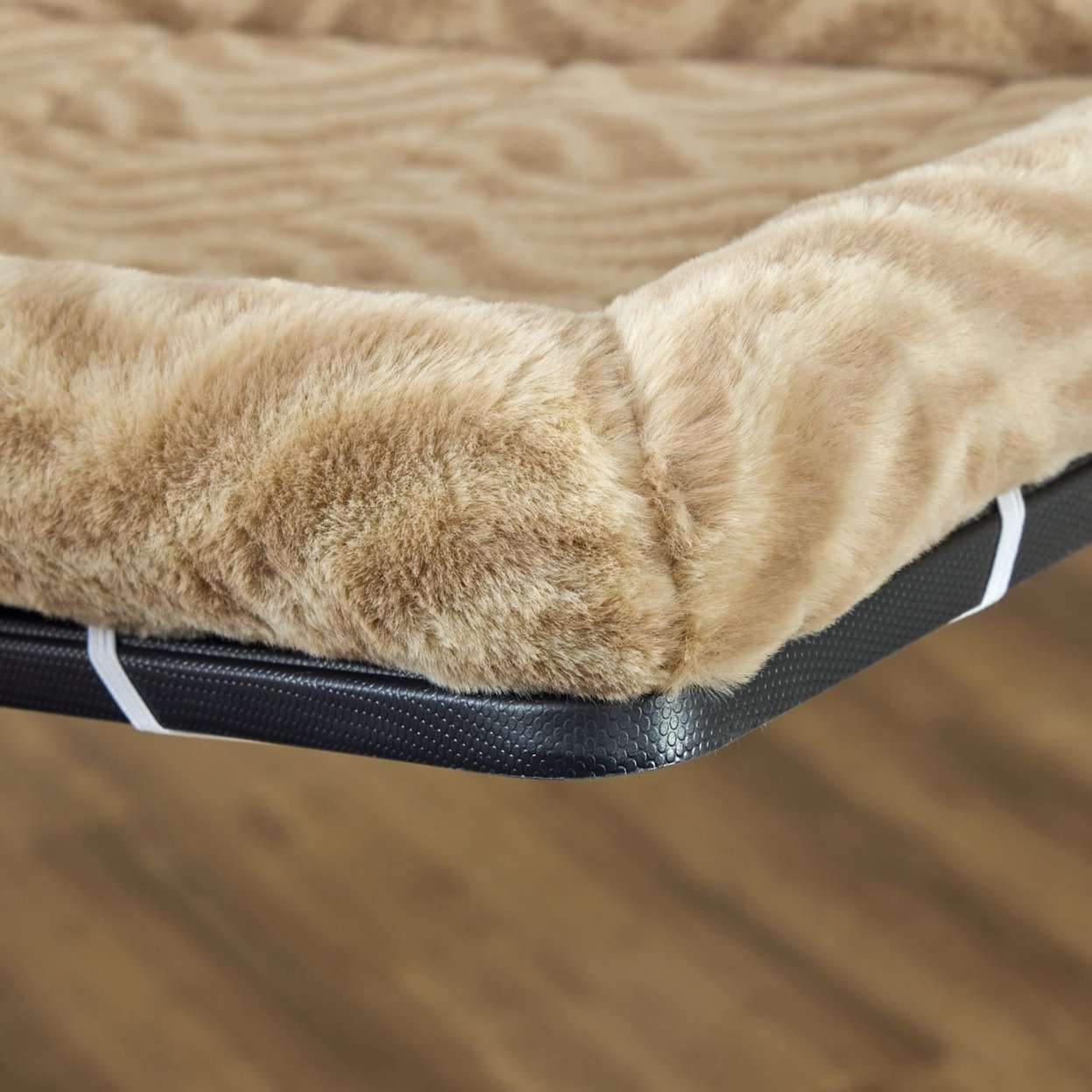 Лежанка MidWest Deluxe Wave Bed для собак и кошек меховая (песочная)