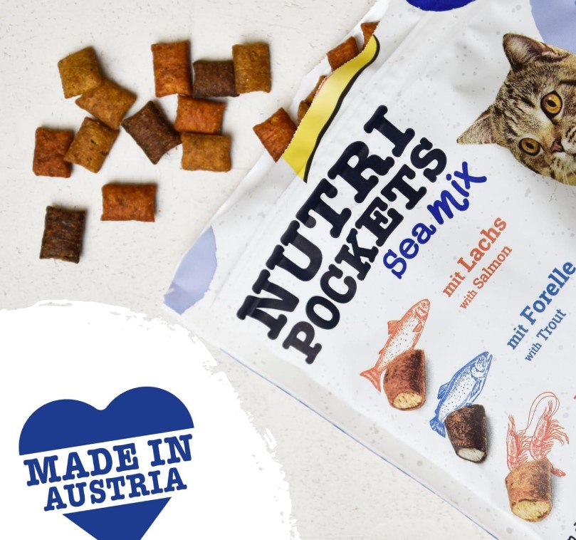 Витаминизированное лакомство для кошек GimCat Nutri Pockets морской микс (лосось, форель, креветки)
